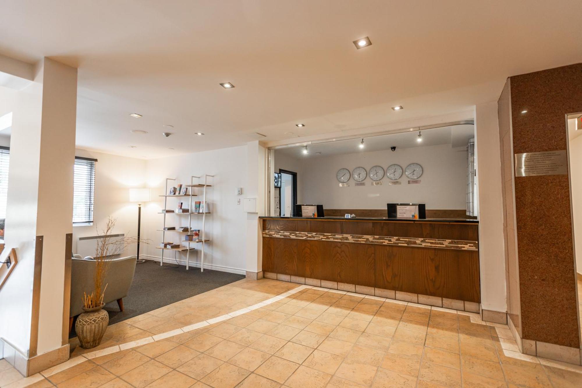 Hotel Le Roberval Montreal Exterior photo