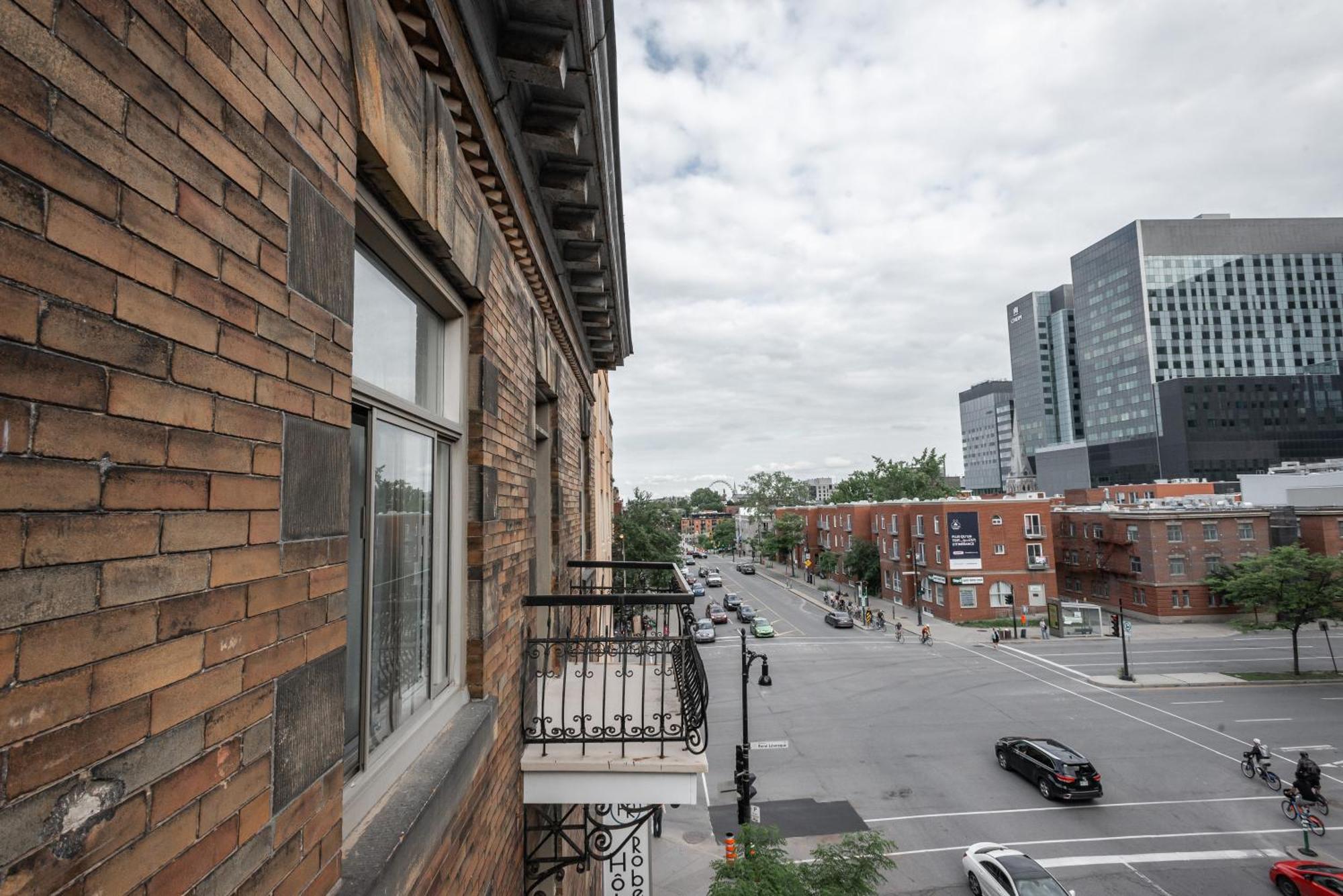 Hotel Le Roberval Montreal Exterior photo