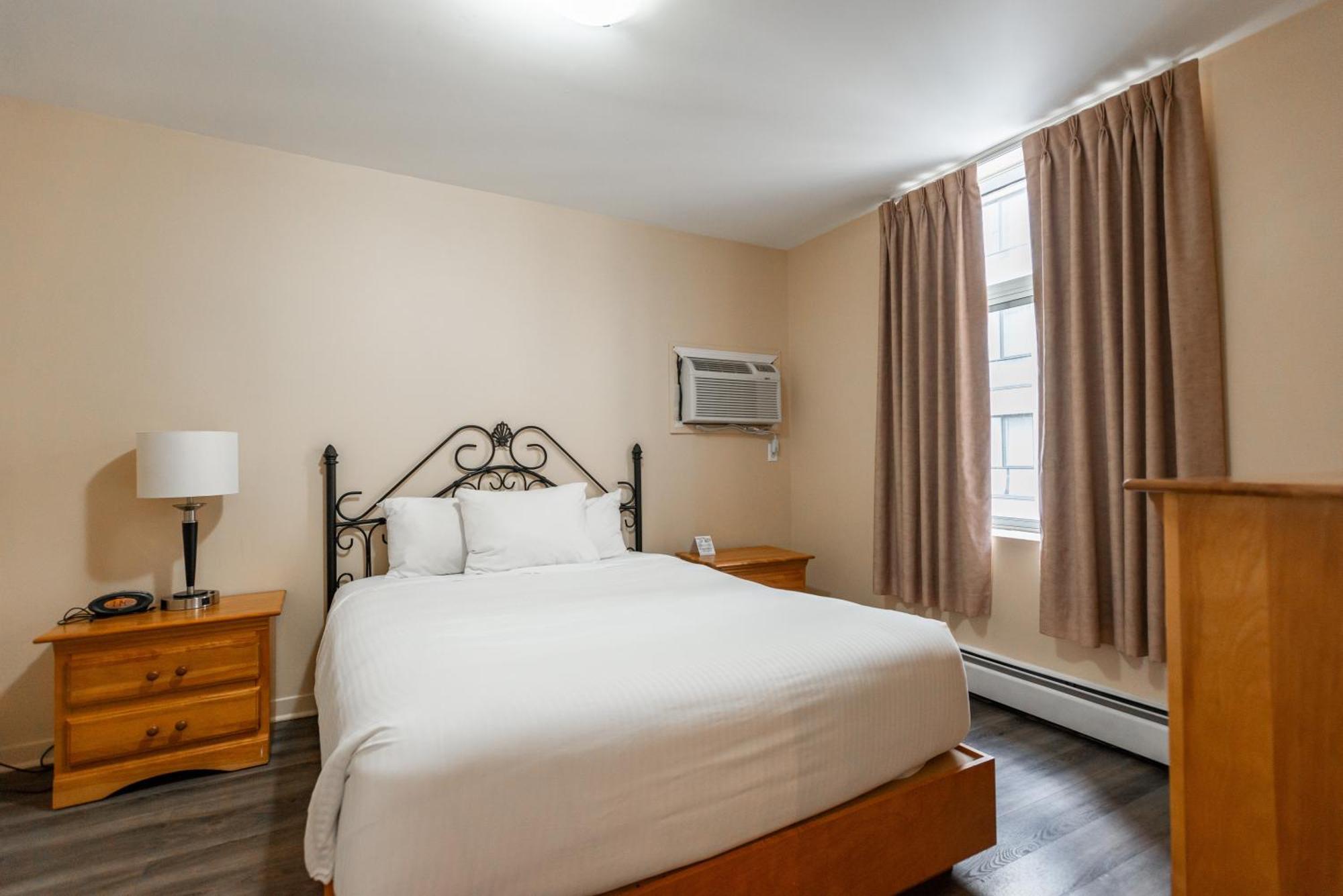 Hotel Le Roberval Montreal Exterior photo