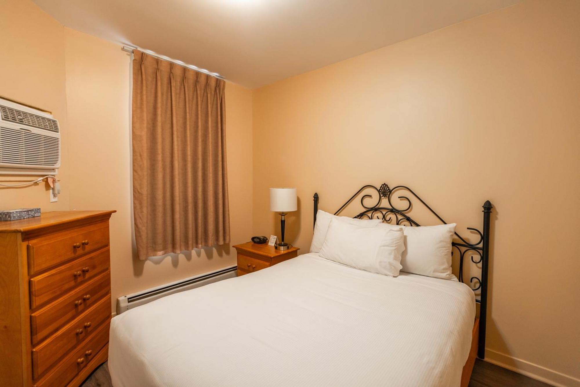 Hotel Le Roberval Montreal Exterior photo